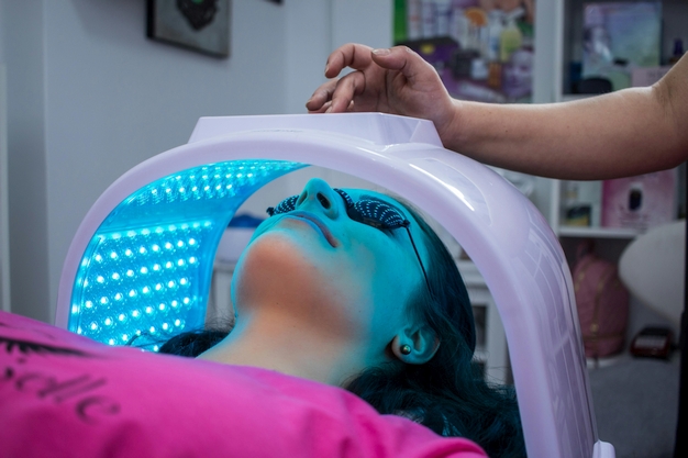 Led fototerapiarekin eta masaje erlaxatzailearekin egindako tratamendua
                                                                                                                                   
